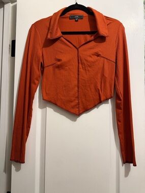 Cropped Ribbed Long-Sleeve Top in Burnt Orange